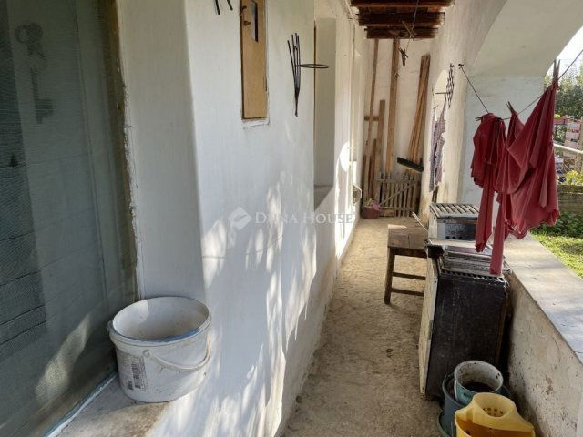 Eladó családi ház, Nagysimonyin 11.9 M Ft, 2 szobás