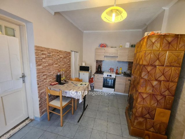 Eladó családi ház, Derecskén 34.901 M Ft, 3 szobás