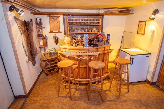 Eladó családi ház, Székesfehérvárott 114.9 M Ft, 5 szobás