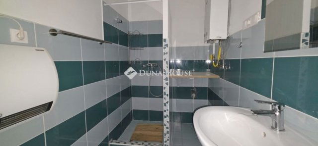 Eladó téglalakás, Szombathelyen 39 M Ft, 2 szobás