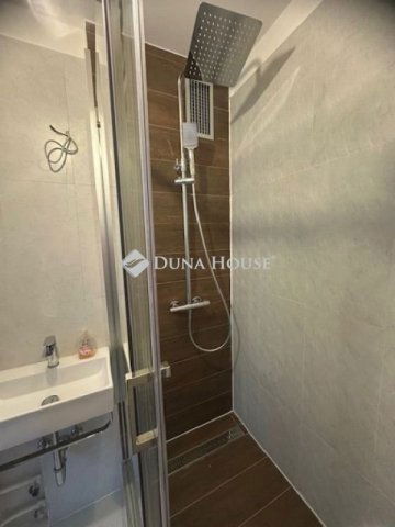 Eladó panellakás, Budapesten, XV. kerületben 82 M Ft, 3+1 szobás