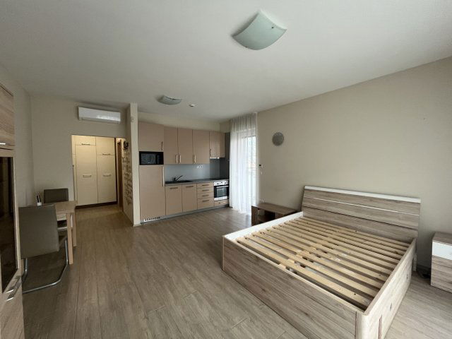 Kiadó téglalakás, albérlet, Győrött, Attila utcában, 1 szobás