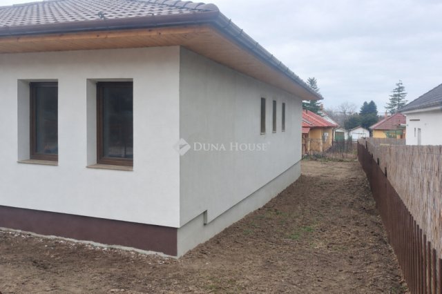 Eladó családi ház, Budapesten, XVII. kerületben 159.99 M Ft