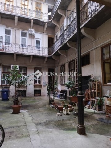 Eladó téglalakás, Budapesten, VIII. kerületben 68.9 M Ft