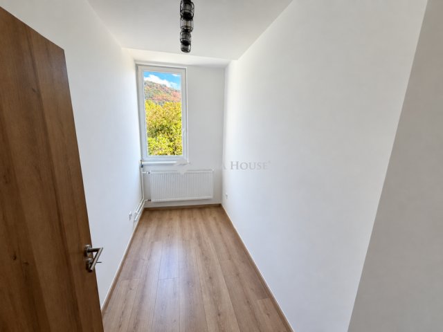 Eladó téglalakás, Tatabányán, Béla Király körtéren 41.5 M Ft
