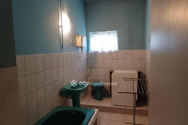 Eladó családi ház, Szigethalmon 93 M Ft, 3+3 szobás