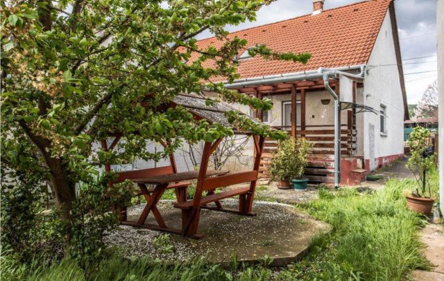 Eladó családi ház, Pécsett 59.9 M Ft, 3 szobás