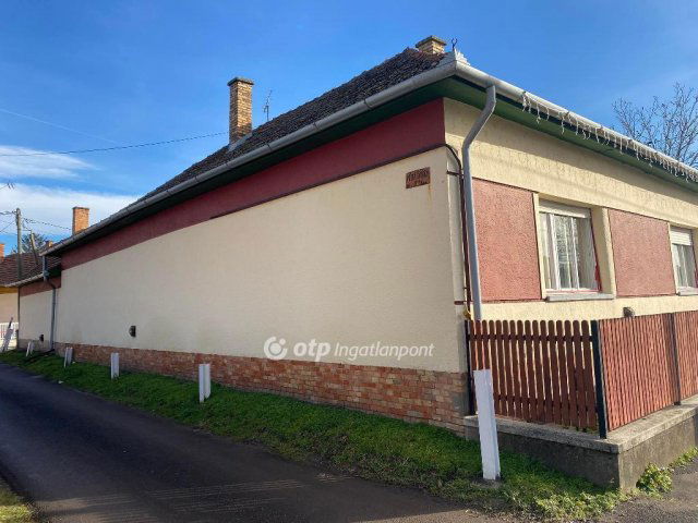 Eladó családi ház, Jászalsószentgyörgyon 19 M Ft, 4 szobás