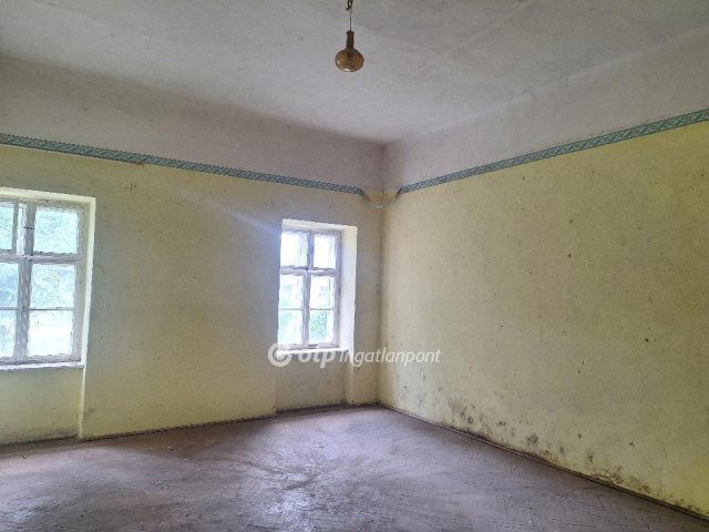 Eladó téglalakás, Mezőhegyesen 8 M Ft, 2 szobás