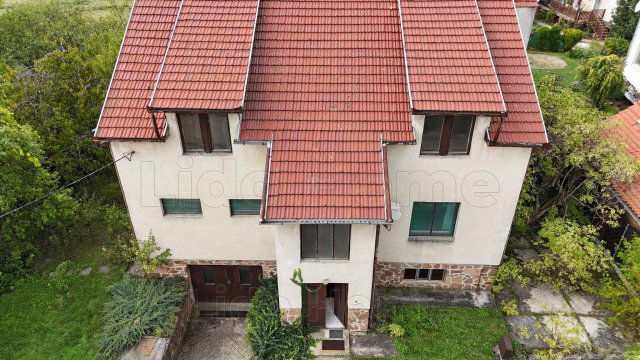 Eladó családi ház, Székesfehérvárott 107.9 M Ft, 6 szobás