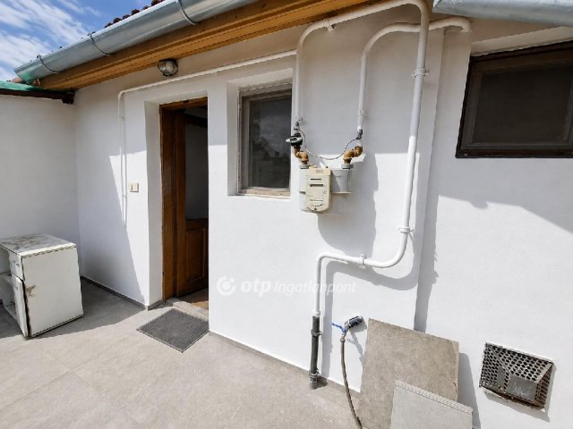 Eladó családi ház, Kiskunfélegyházán 19.9 M Ft, 1 szobás
