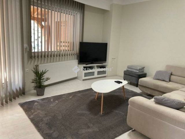 Eladó családi ház, Pécsett 94.9 M Ft, 4 szobás