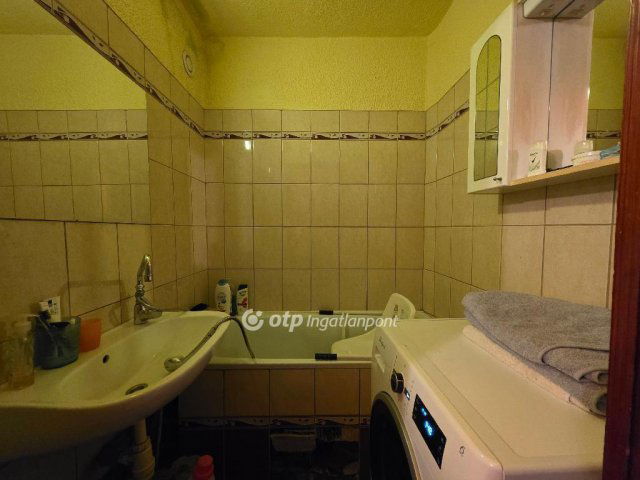 Eladó panellakás, Budapesten, X. kerületben 65.49 M Ft, 3 szobás