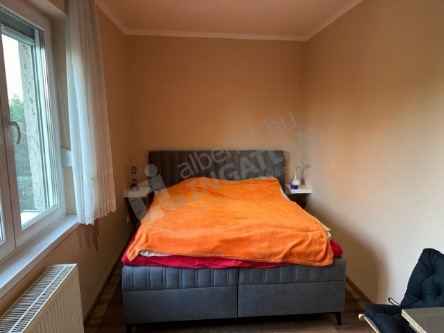 Kiadó téglalakás, albérlet, XI. kerületben, Budaörsi úton