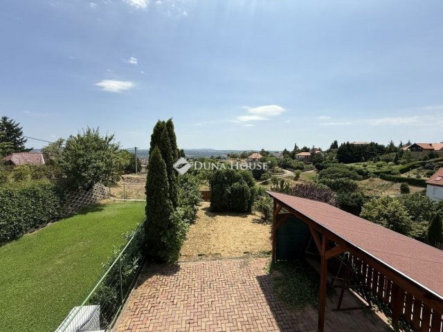 Eladó téglalakás, Pécsett 114.9 M Ft, 4 szobás