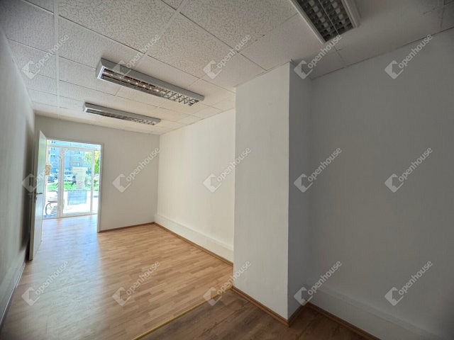 Eladó üzlethelyiség, Szombathelyen 37.6 M Ft, 2 szobás