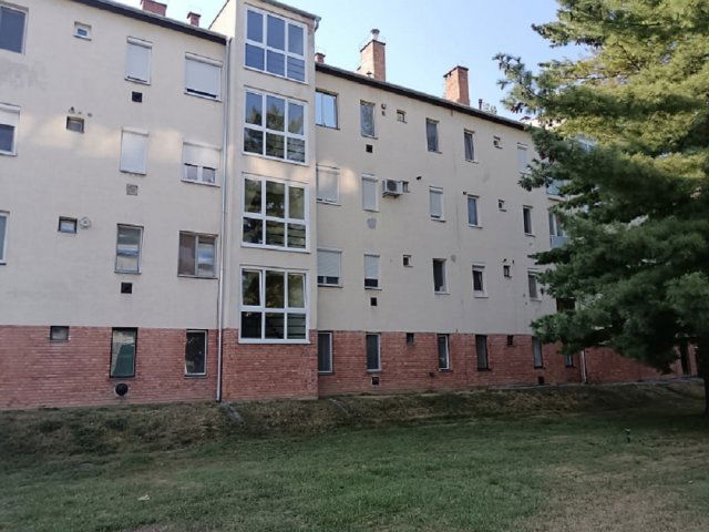 Eladó téglalakás, Szegeden, Alsó kikötő soron 27.5 M Ft