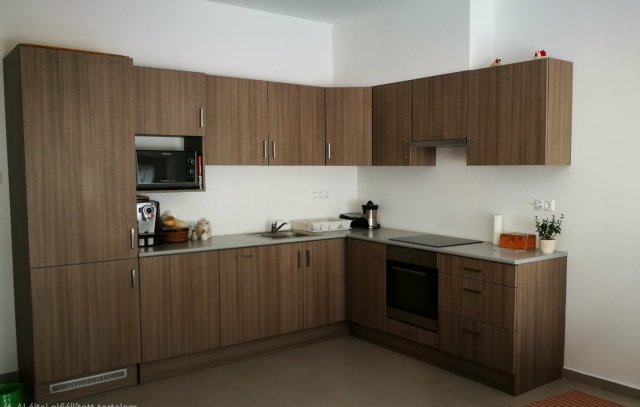 Kiadó téglalakás, albérlet, Győrött 290 E Ft / hó, 3 szobás