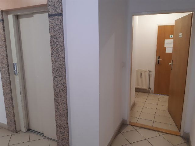 Kiadó iroda, Szegeden, Gogol utcában 250 E Ft / hó, 3 szobás