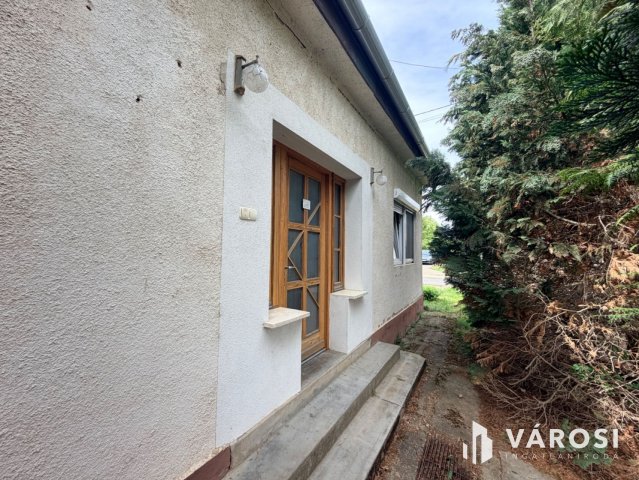 Eladó családi ház, Rábatöttösön 21.9 M Ft, 2 szobás