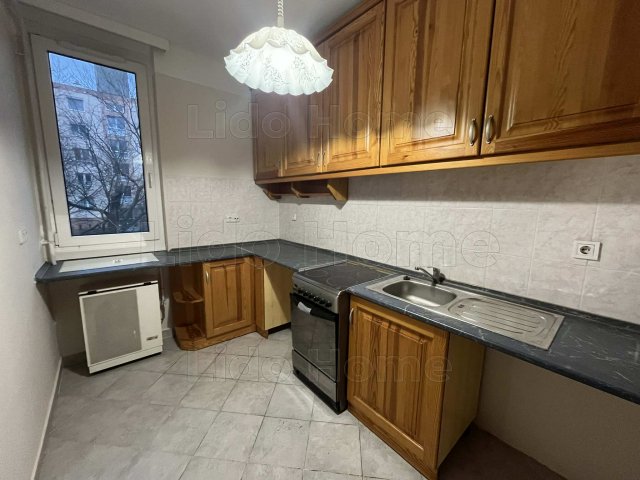 Eladó panellakás, Móron 45 M Ft, 2 szobás / költözzbe.hu