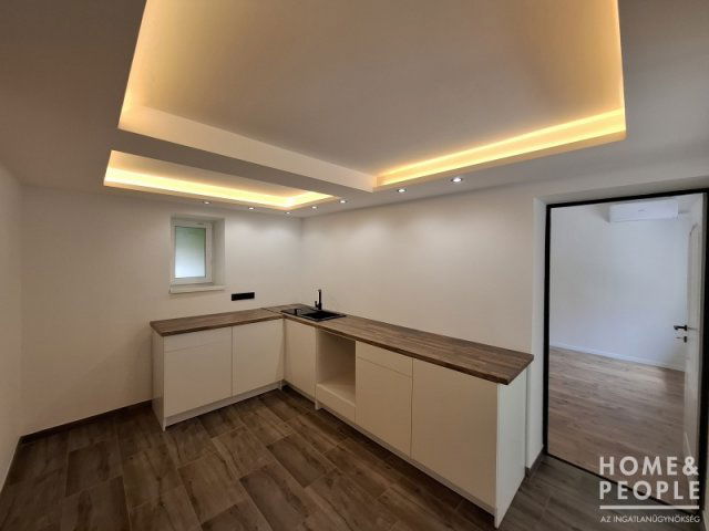 Eladó családi ház, Sándorfalván 72 M Ft, 4 szobás