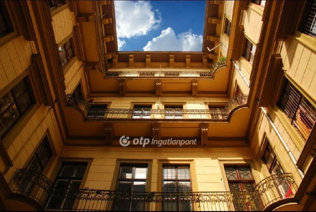 Eladó téglalakás, Budapesten, V. kerületben 99.9 M Ft, 3 szobás