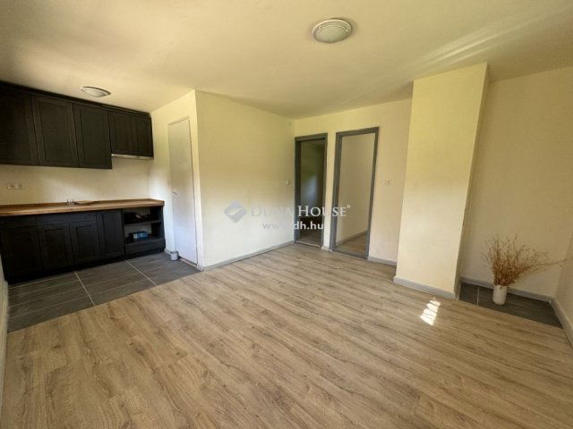 Eladó családi ház, Budakeszin 59.9 M Ft, 3 szobás