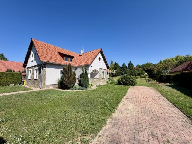 Eladó családi ház, Vászolyon 249.9 M Ft, 4 szobás