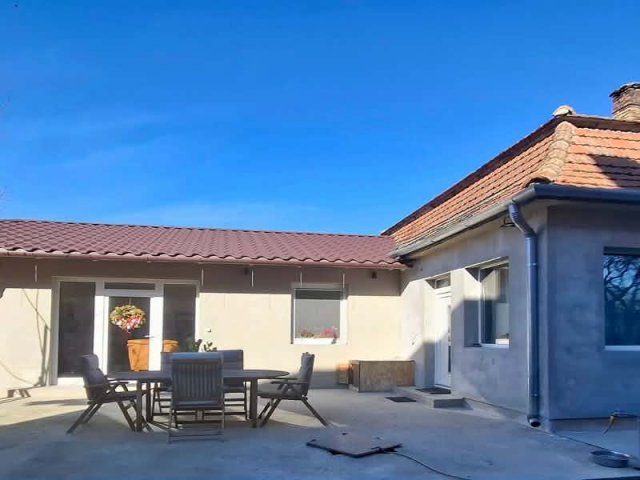 Eladó családi ház, Kiskunlacházán 59.9 M Ft, 3 szobás