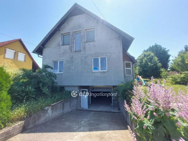 Eladó családi ház, Martonvásáron 85 M Ft, 3 szobás