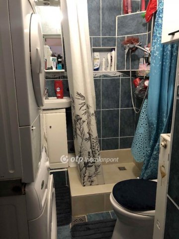 Eladó téglalakás, Ajkán 34 M Ft, 2 szobás