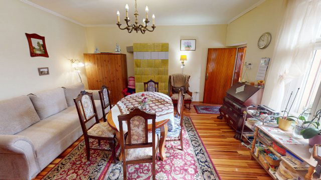 Eladó családi ház, Keszthelyen 249.9 M Ft, 6 szobás