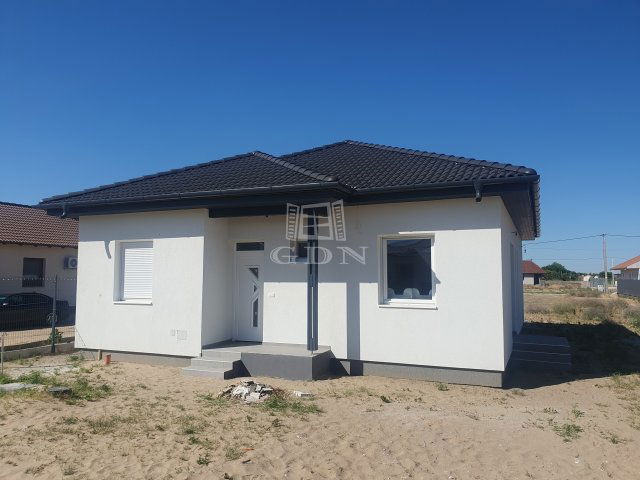 Eladó családi ház, Ballószögön 78.9 M Ft, 5 szobás
