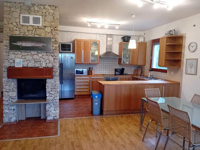 Kiadó téglalakás, albérlet, Balatonakaliban 450 E Ft / hó