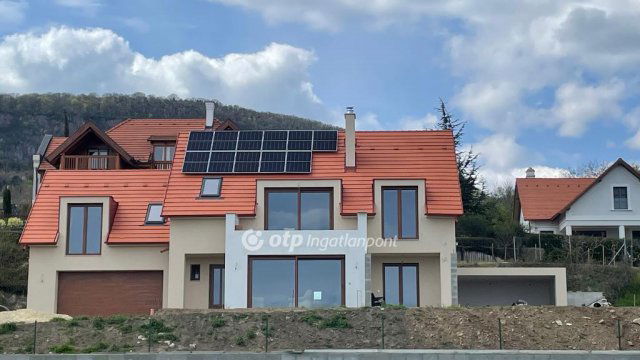 Eladó családi ház, Badacsonytomajon 269 M Ft, 4 szobás