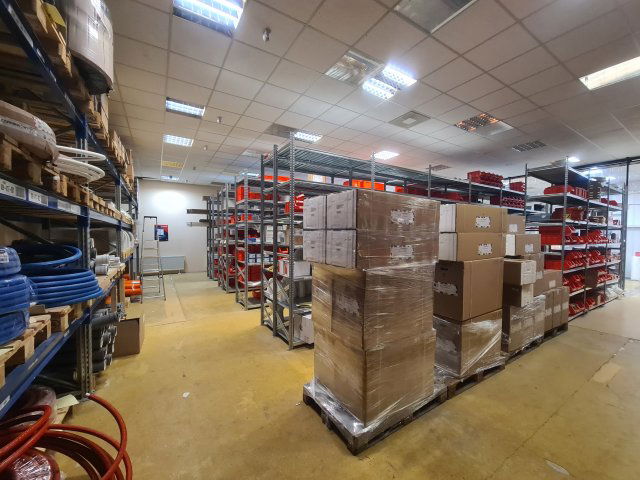 Kiadó üzlethelyiség, Győrött 593 E Ft / hó, 3 szobás