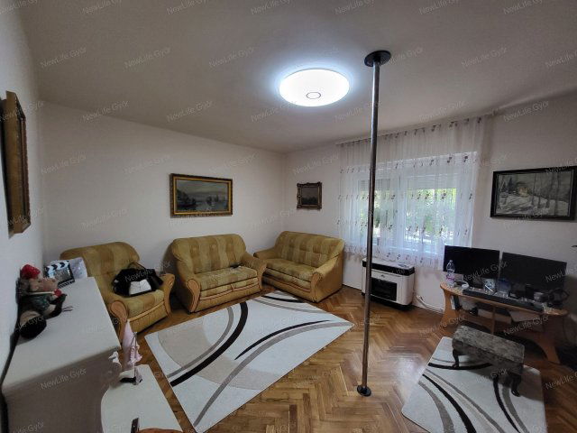 Eladó téglalakás, Győrött 62.4 M Ft, 2 szobás