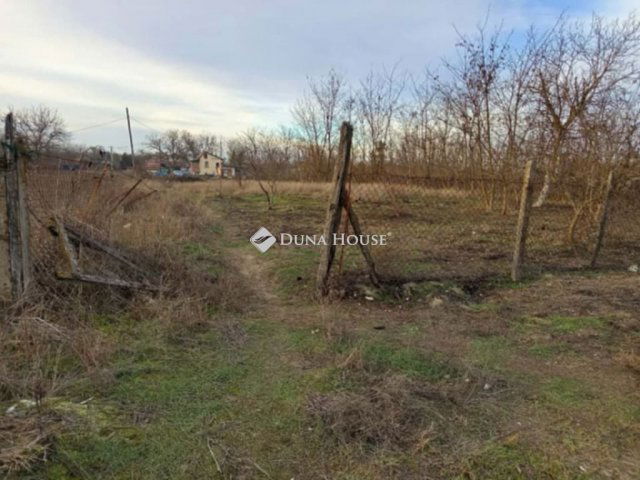 Eladó telek, Csemőn 4.7 M Ft / költözzbe.hu