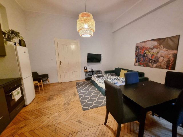 Eladó téglalakás, Budapesten, VI. kerületben 89.8 M Ft, 3 szobás