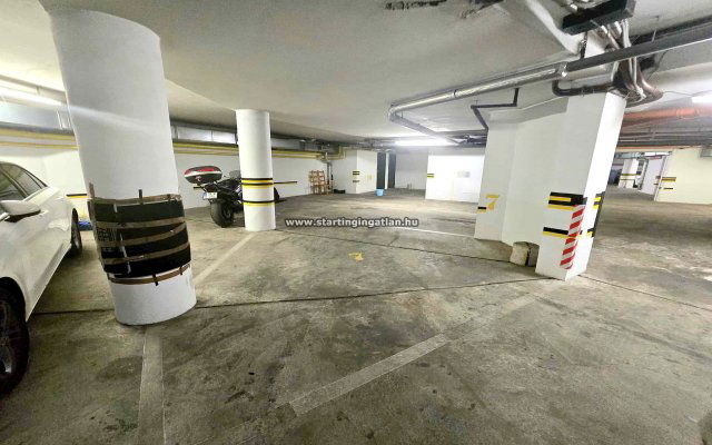 Eladó garázs, Budapesten, IX. kerületben, Angyal utcában 9.5 M Ft