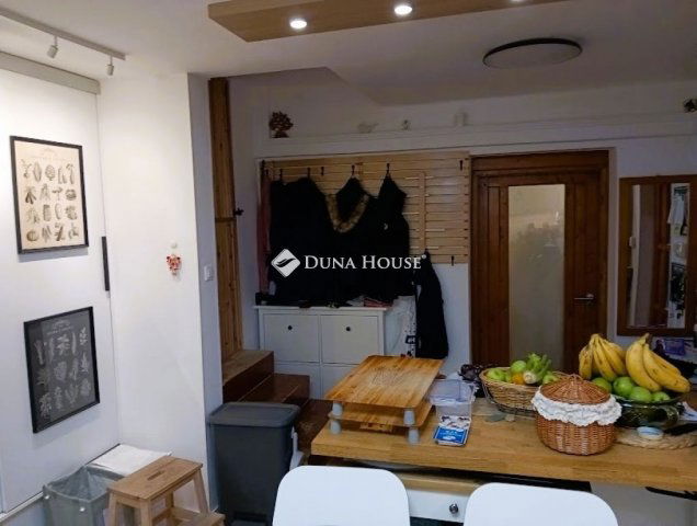 Eladó családi ház, Esztergomban 119 M Ft, 4 szobás