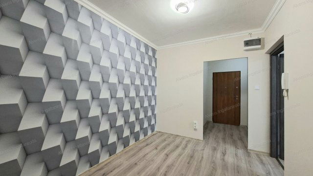 Eladó panellakás, Nyíregyházán 52 M Ft, 3 szobás