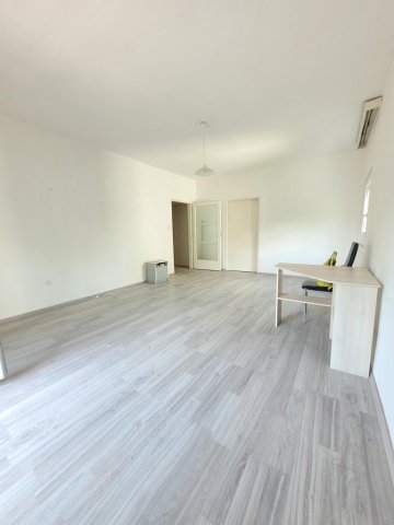 Eladó panellakás, Pécsett 52 M Ft, 2 szobás