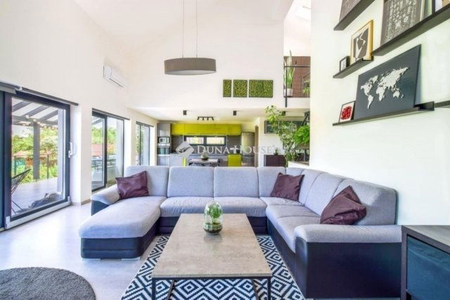 Eladó családi ház, Herceghalomon 188.9 M Ft, 4 szobás