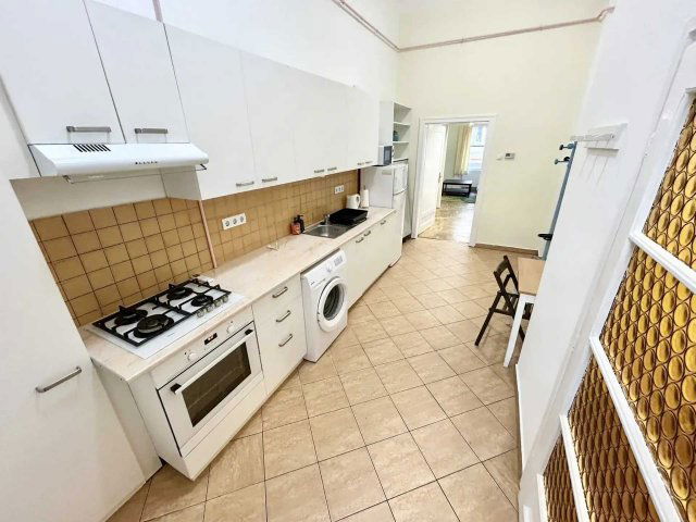 Eladó téglalakás, Budapesten, VII. kerületben, Kertész utcában