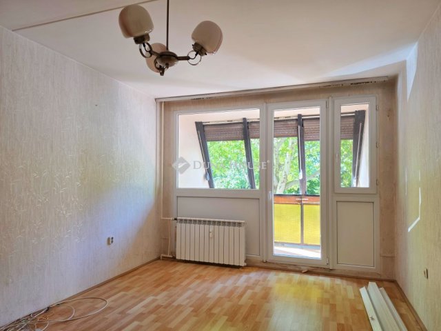 Eladó panellakás, Pécsett 42.9 M Ft, 2 szobás