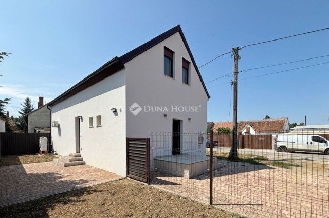 Eladó családi ház, Sárváron 81.9 M Ft, 4 szobás