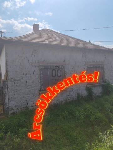 Eladó családi ház, Tiszatenyőn 5.9 M Ft, 2 szobás