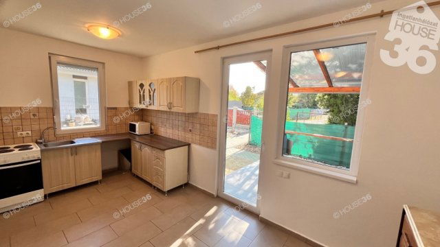 Eladó családi ház, Kecskeméten 65 M Ft, 2 szobás